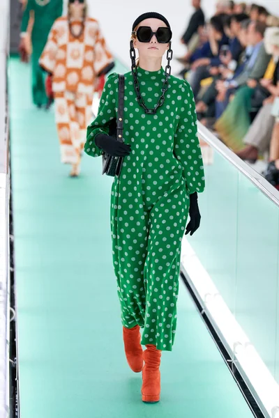Look 74